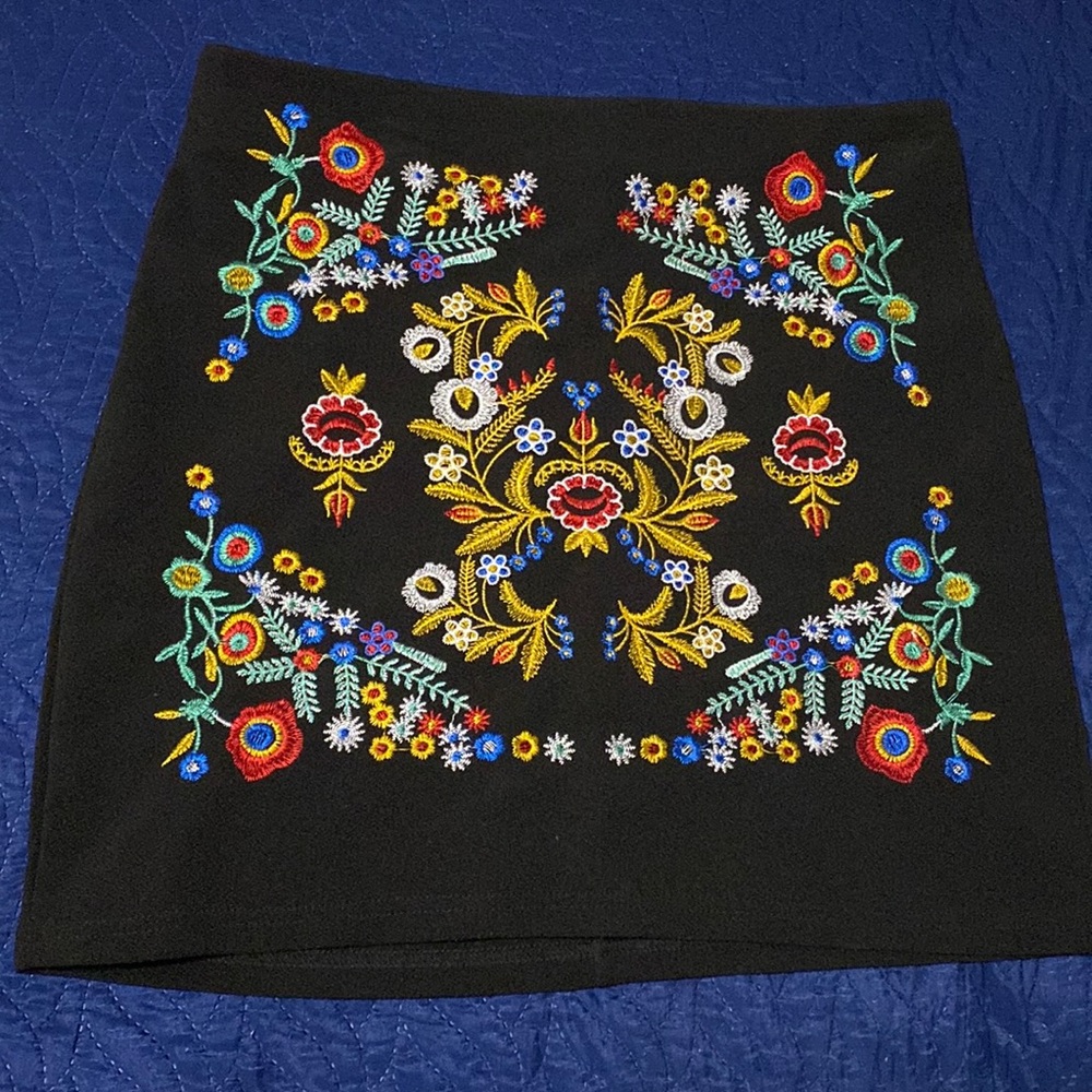 Embroidered black skirt